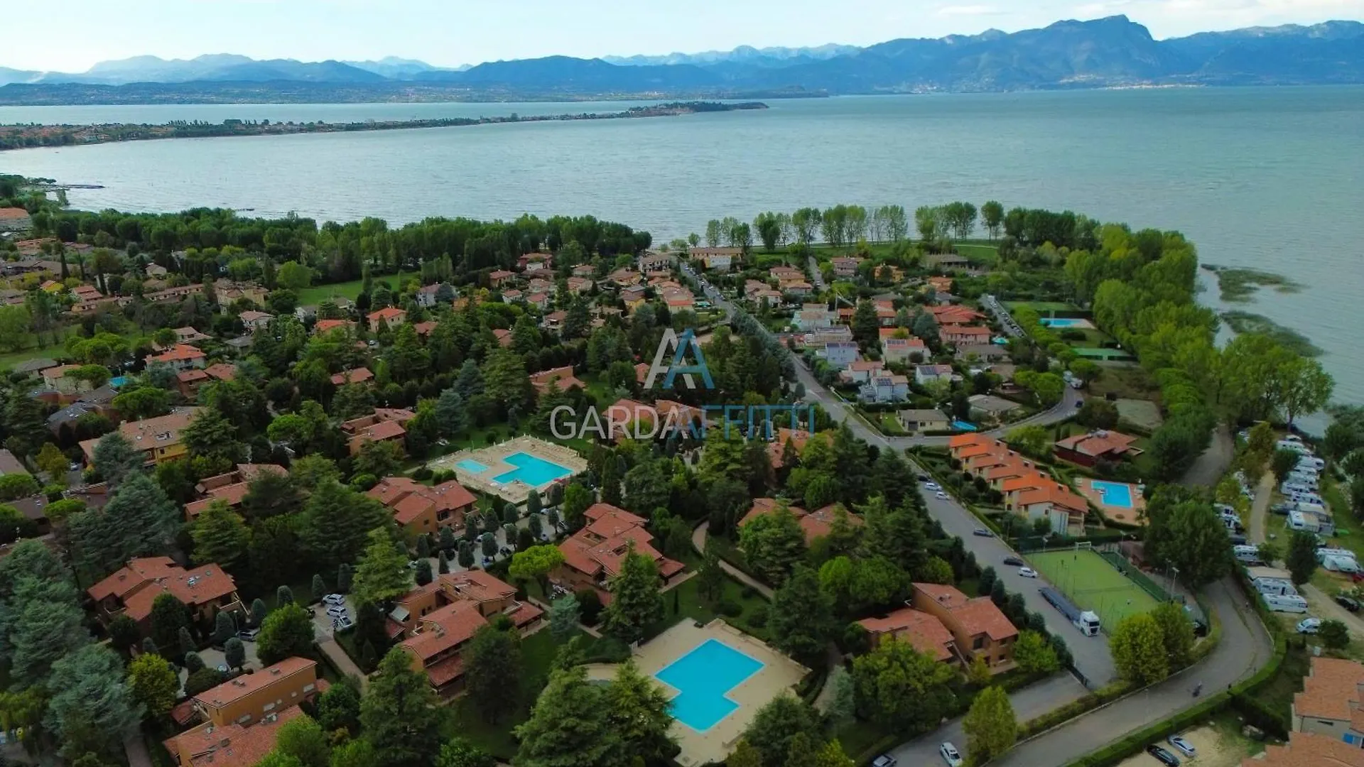 Crono Apt-200M Dal Lago Di Garda Con Piscina シルミオーネ イタリア